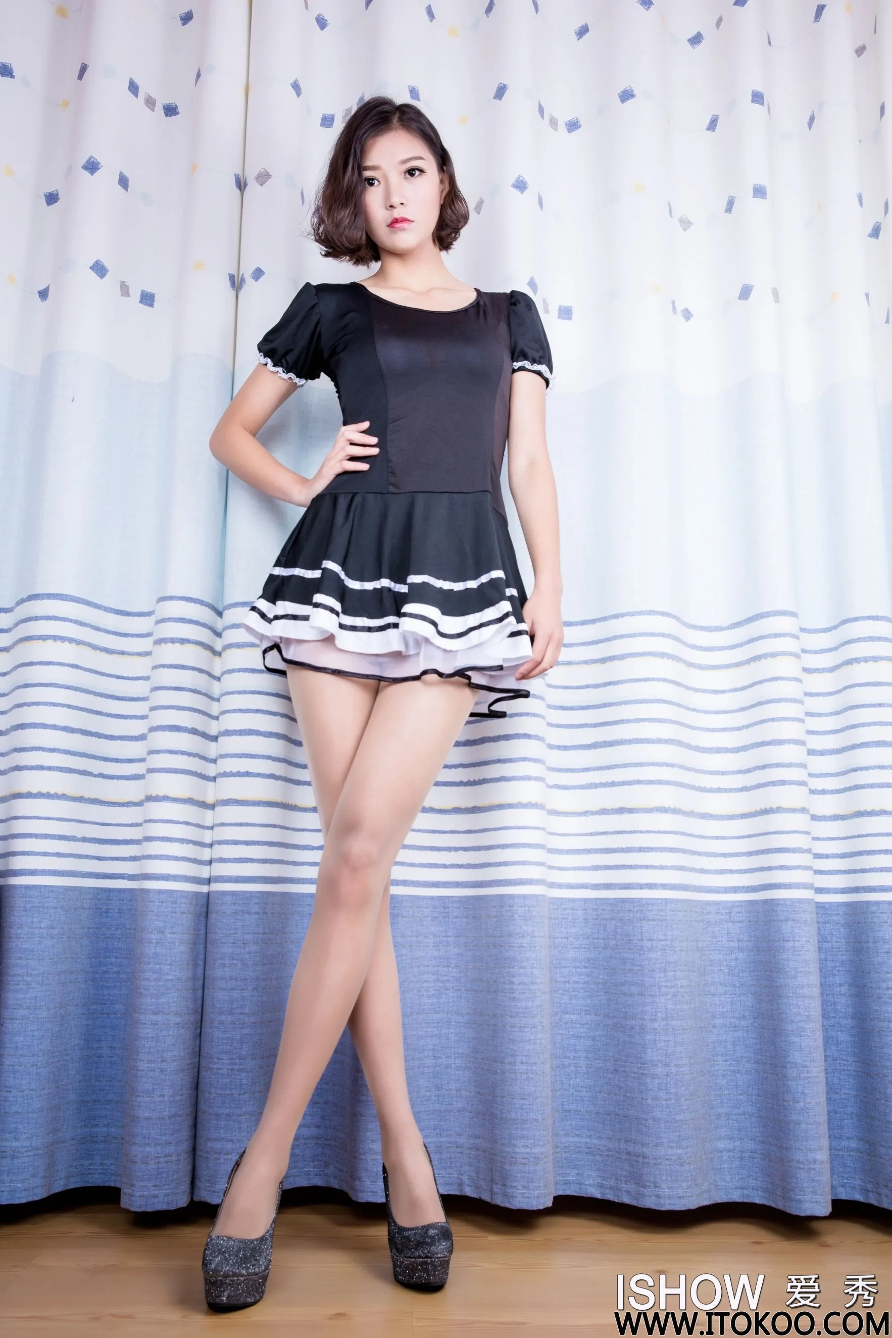 [ISHOW] Số 019 Yu Feifei Faye - Bộ ảnh với quần da dài và giày cao gót - 20